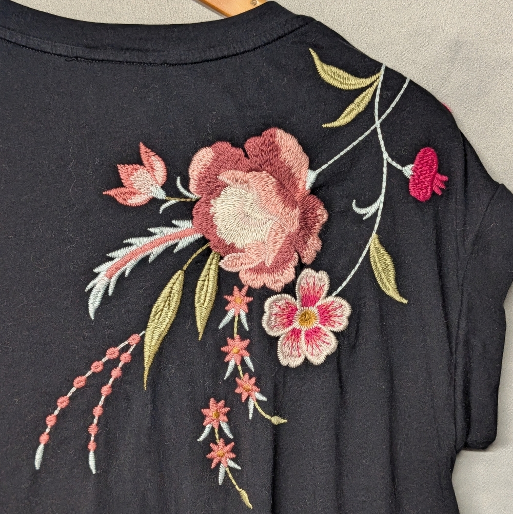 Johnny Was Joya Relaxed Drape Tee, Embroidered Floral Short Sleeve- Size XS - Picture 10 of 13